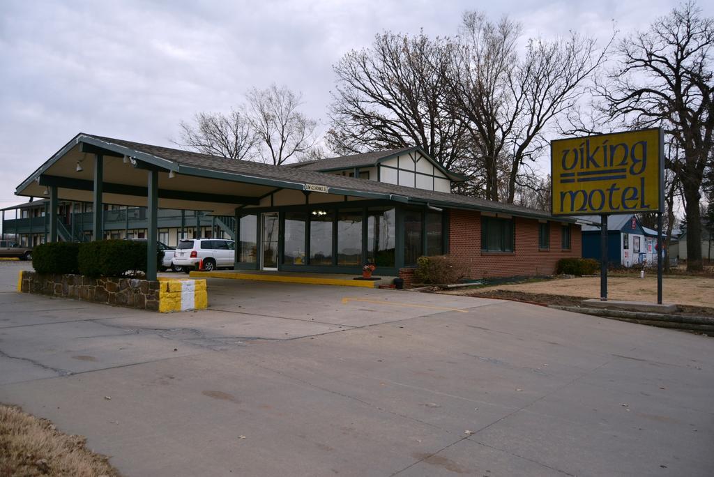 Viking Motel Lindsborg Eksteriør bilde