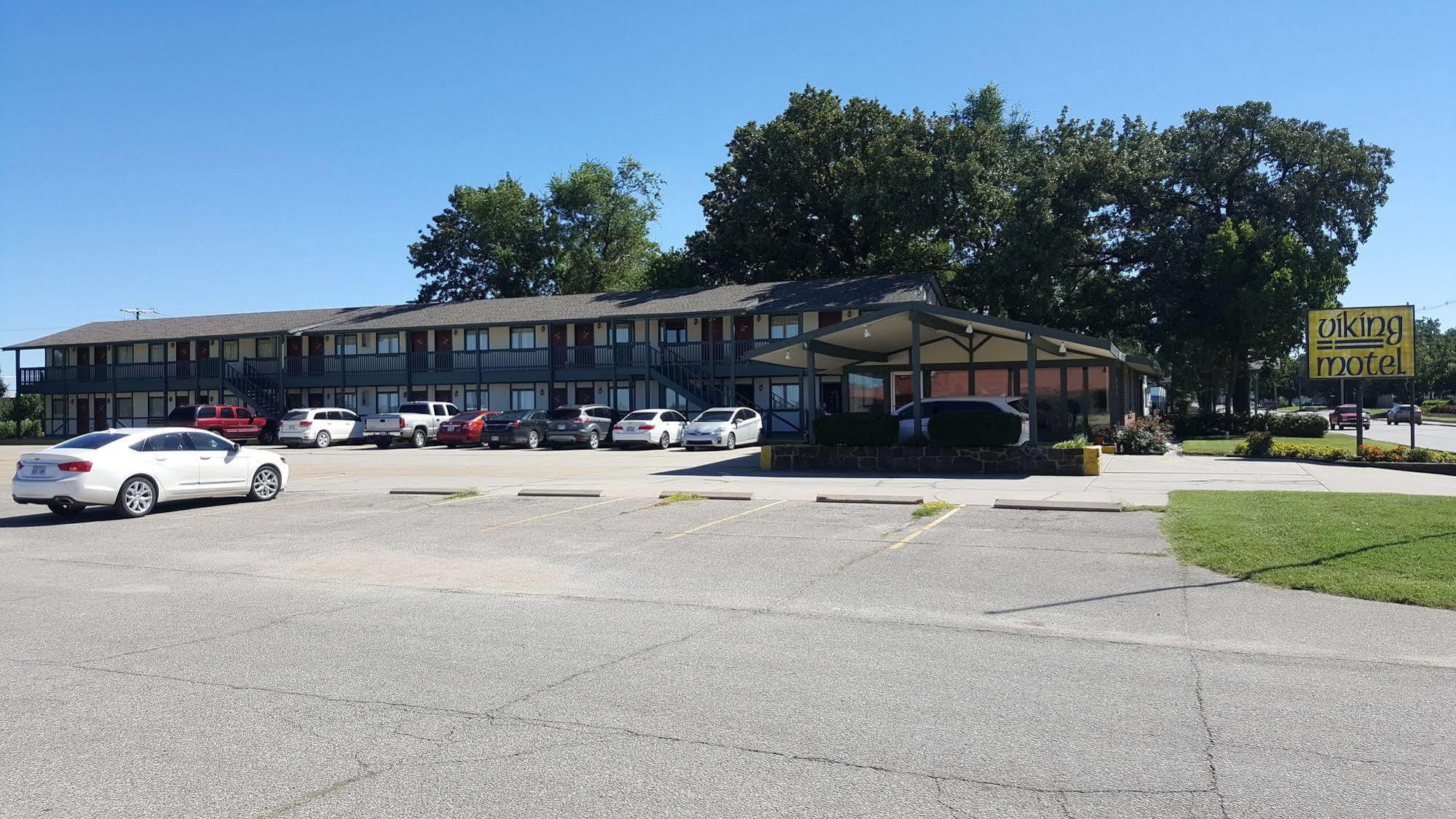 Viking Motel Lindsborg Eksteriør bilde