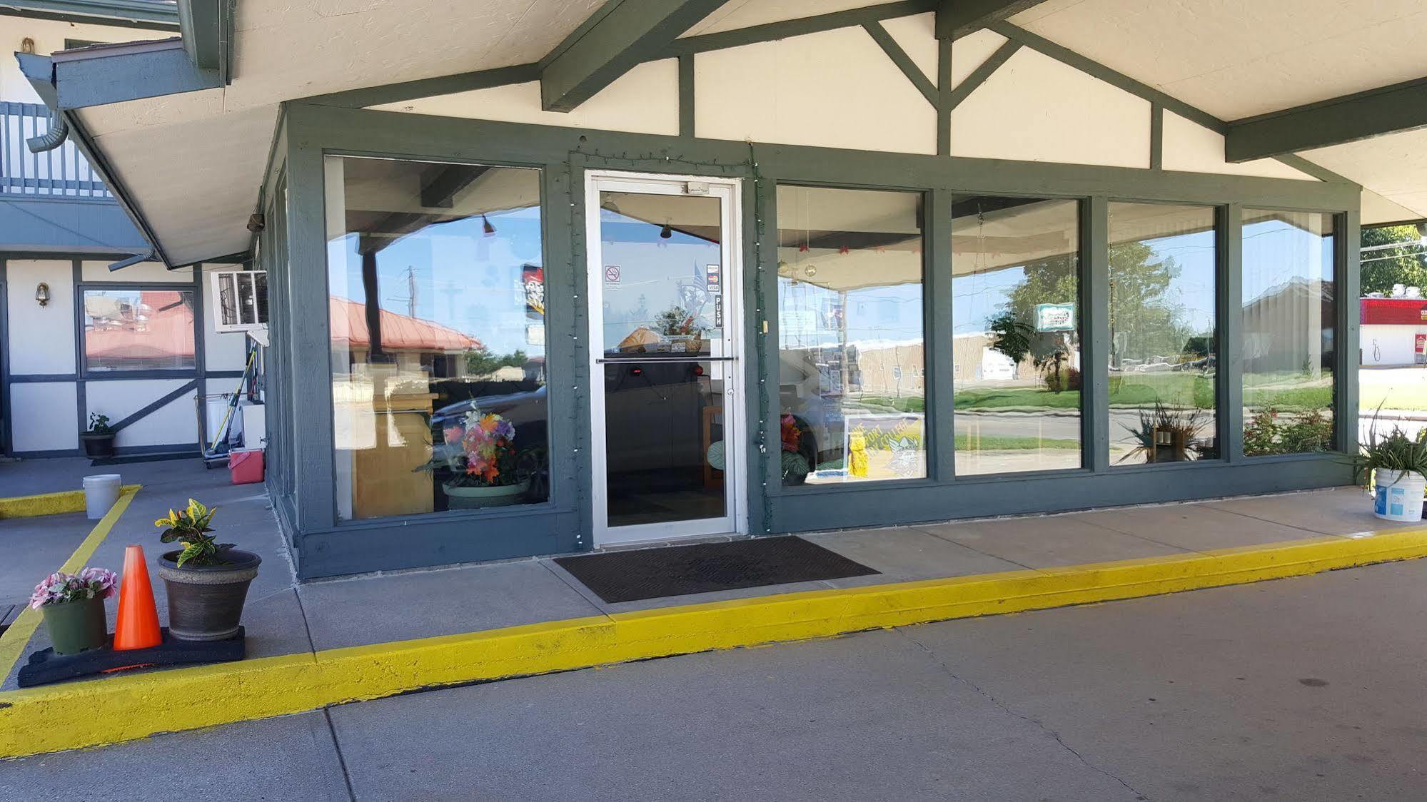 Viking Motel Lindsborg Eksteriør bilde
