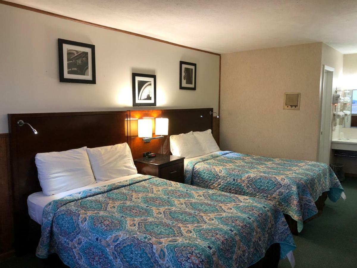 Viking Motel Lindsborg Eksteriør bilde